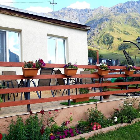 Guest House Elguja Qushashvili Kazbegi Esterno foto